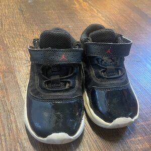 Jordan AJ 11 CMFT Low Black/White Toddler Kids' Shoe CZ0906-005 6C